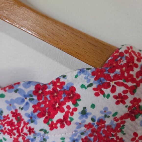 NWOT TALBOTS FLORAL SCALLOPED NECK SUPER SOFT PIMA COTTON TEE SIZE M - Picture 11 of 15